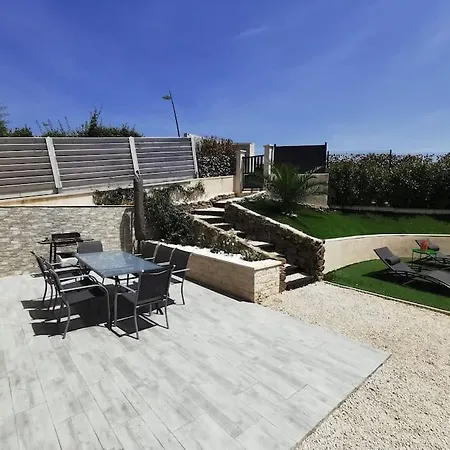 Magnifique Maison Individuel Avec Piscine Hors-sol