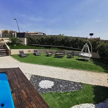 Magnifique Maison Individuel Avec Piscine Hors-sol Sainte-Maxime